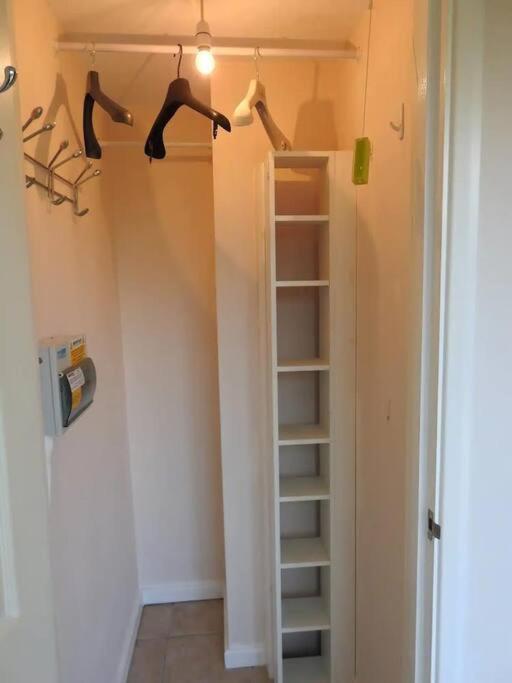 Self Contained - Own Entrance Apartment High Wycombe Exterior photo